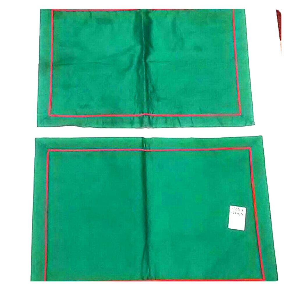 Holiday red & green placemats 6 ct.